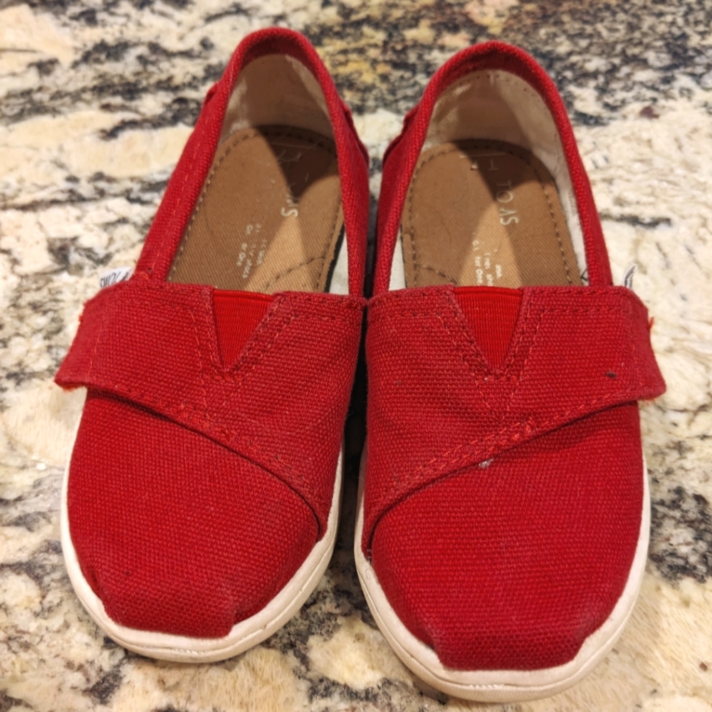Toms
